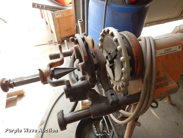 image for item JT9537 Rigid 300  threading machine