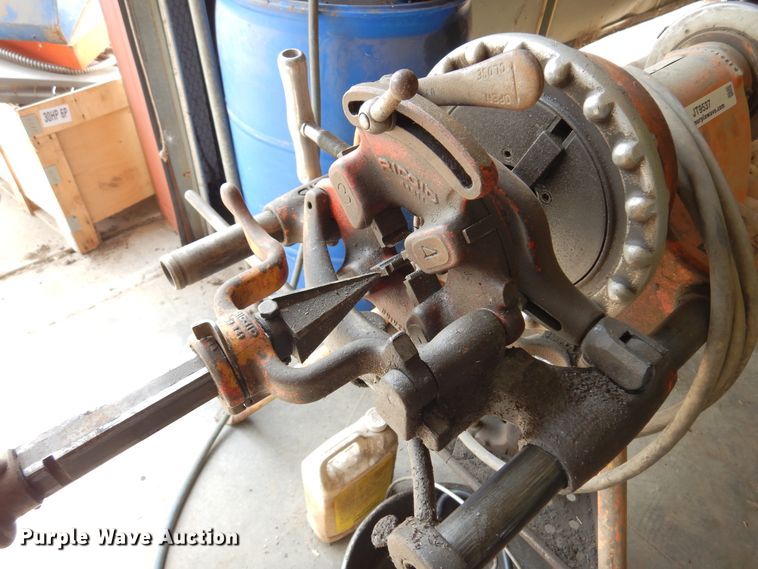 image for item JT9537 Rigid 300  threading machine