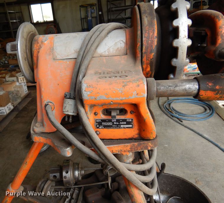 image for item JT9537 Rigid 300  threading machine