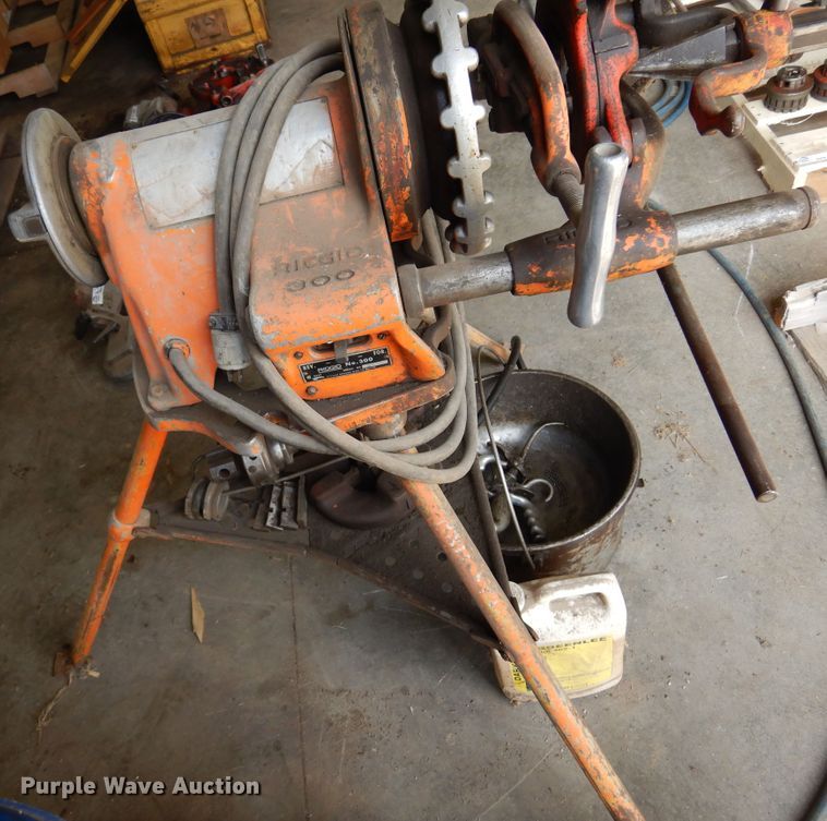 image for item JT9537 Rigid 300  threading machine