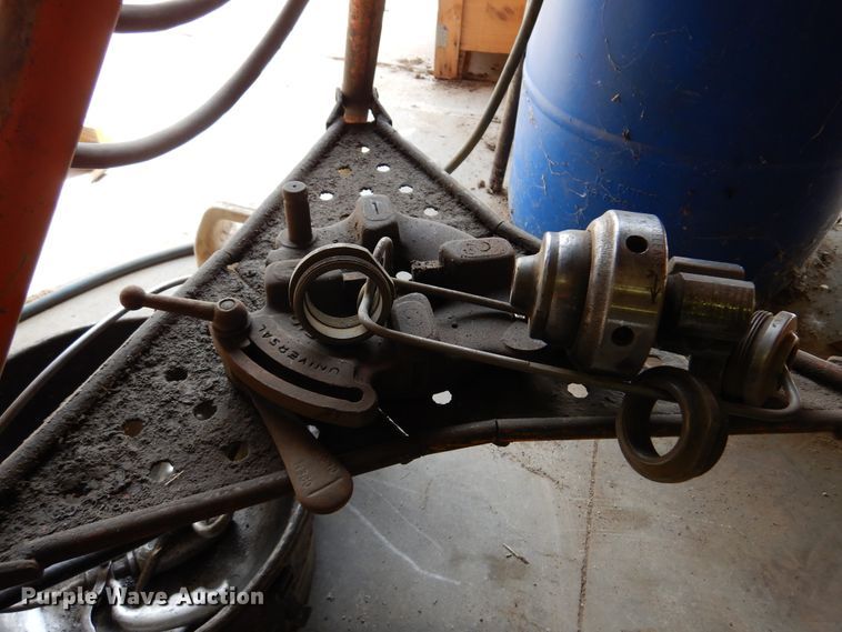 image for item JT9537 Rigid 300  threading machine