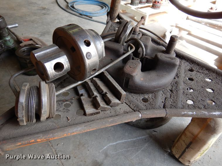 image for item JT9537 Rigid 300  threading machine