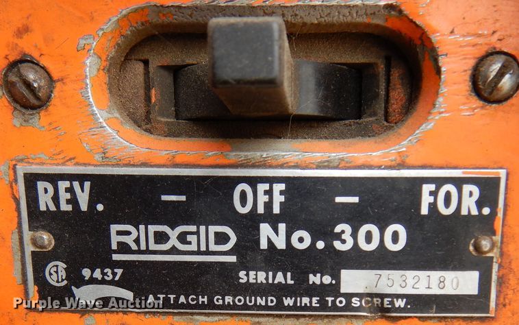 image for item JT9537 Rigid 300  threading machine