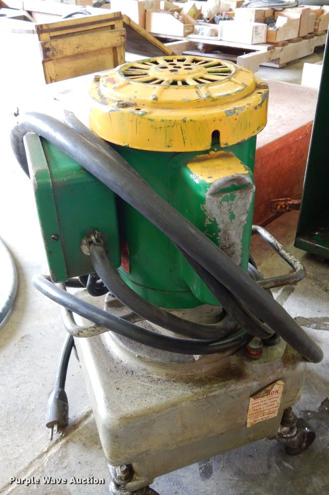 image for item JT9541 Greenlee 777 pipe bender