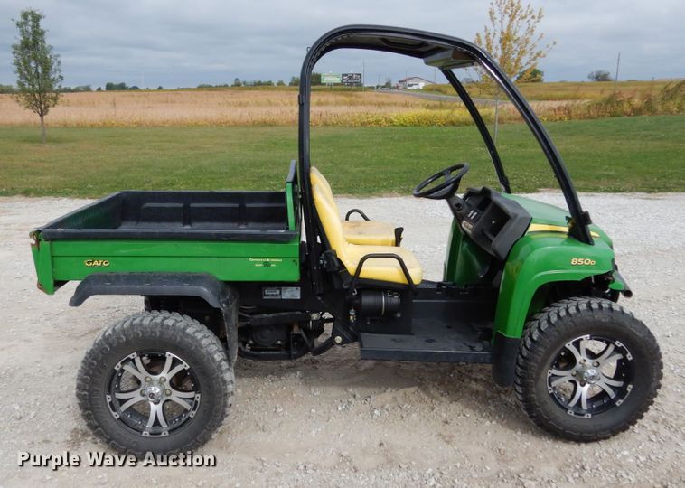 image for item KI9476 2010 John Deere 850D  utility vehicle