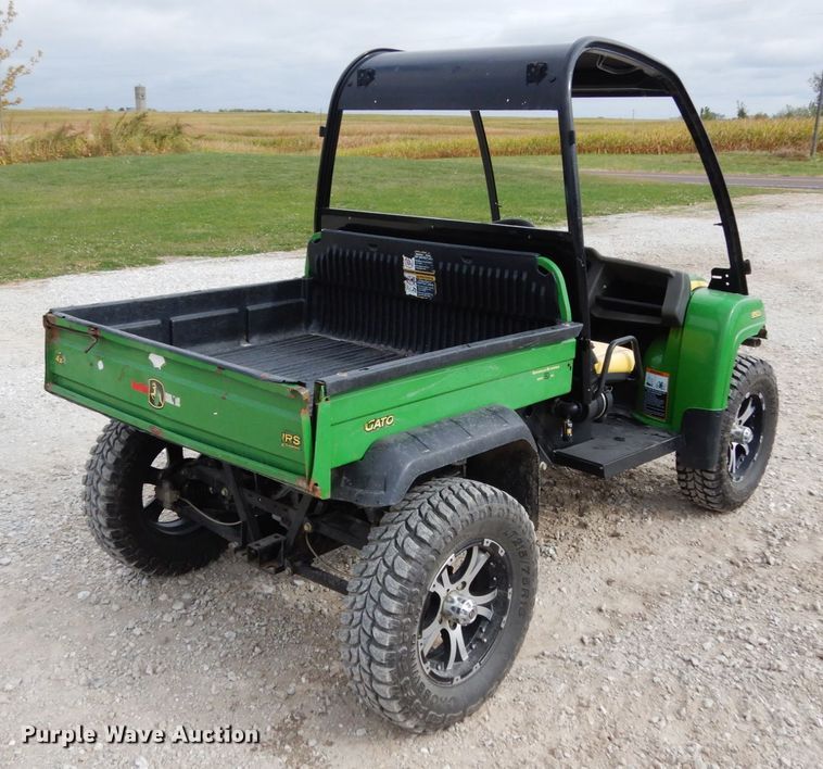 image for item KI9476 2010 John Deere 850D  utility vehicle
