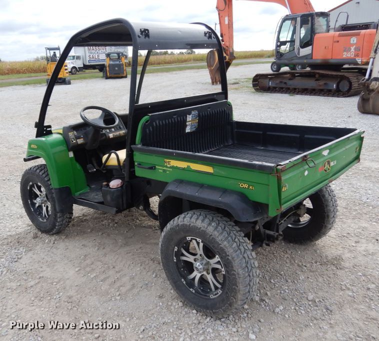 image for item KI9476 2010 John Deere 850D  utility vehicle