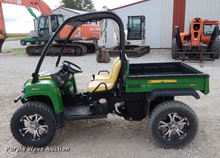 image for item KI9476 2010 John Deere 850D  utility vehicle