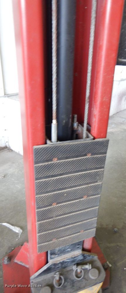 image for item KP9795 2008 Challenger VS10  Vehicle lift