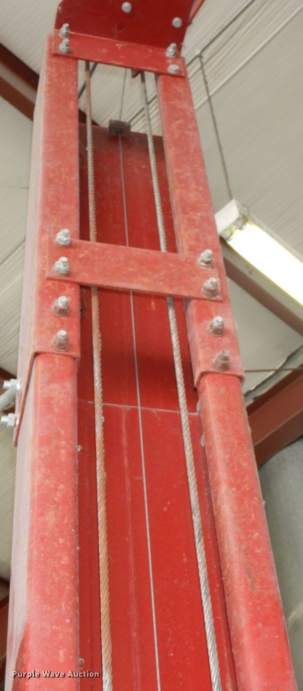 image for item KP9795 2008 Challenger VS10  Vehicle lift