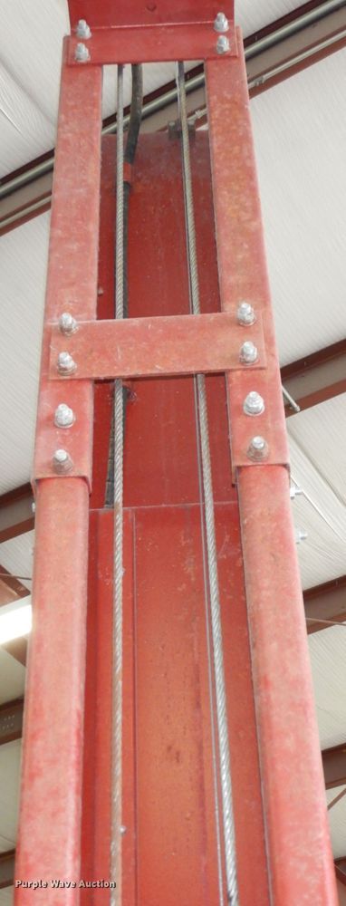 image for item KP9795 2008 Challenger VS10  Vehicle lift