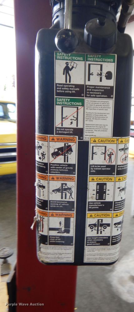 image for item KP9795 2008 Challenger VS10  Vehicle lift