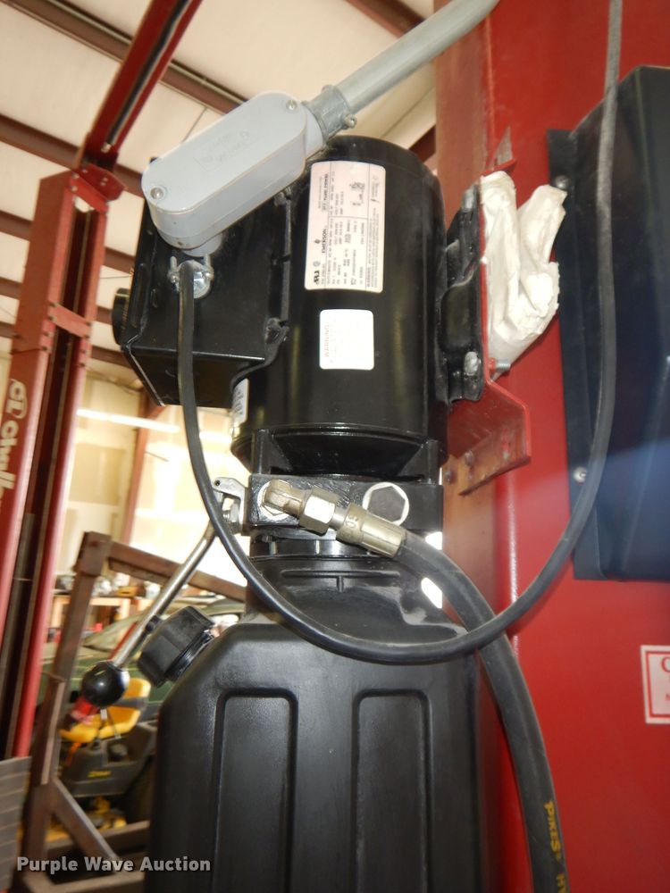 image for item KP9795 2008 Challenger VS10  Vehicle lift