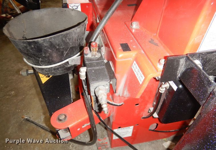 image for item KP9796 Snap-on EEWH306A  tire machine