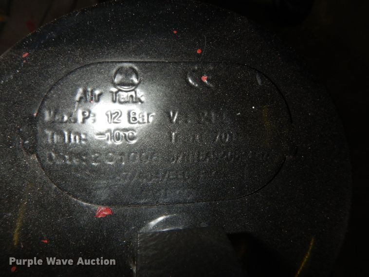 image for item KP9796 Snap-on EEWH306A  tire machine