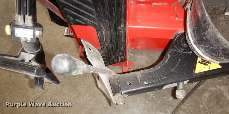 image for item KP9796 Snap-on EEWH306A  tire machine