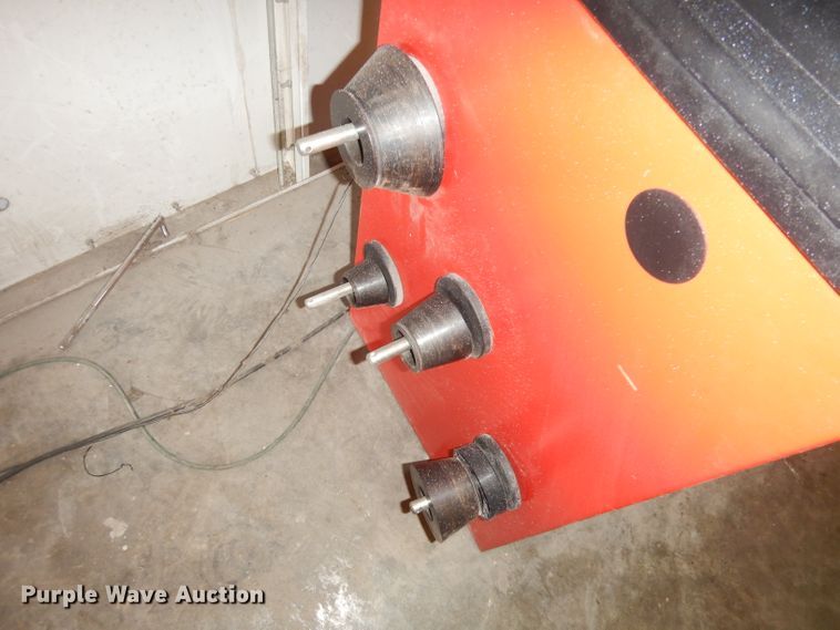 image for item KP9797 Snap-on EEWB305C  wheel balancer