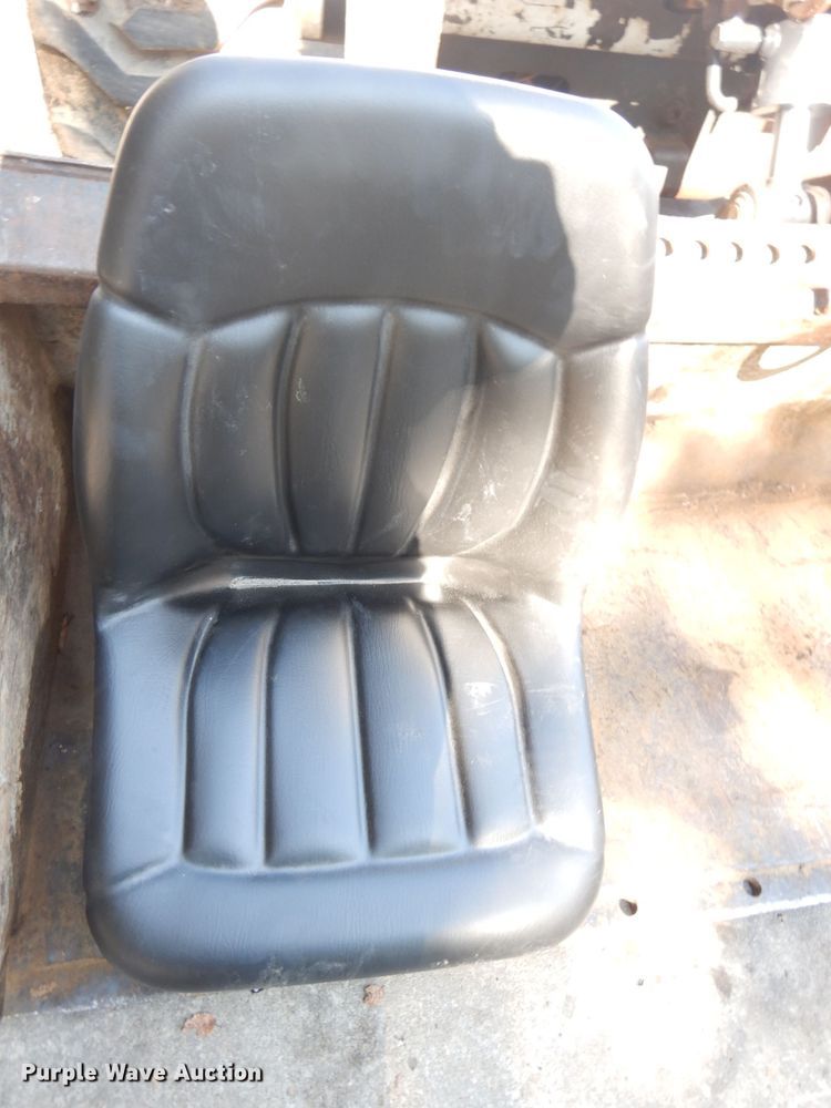 image for item KP9800 1998 Bobcat 863  skid steer loader