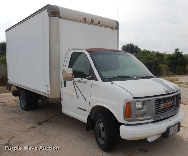 image for item KU9111 2000 GMC Savana G3500  box truck