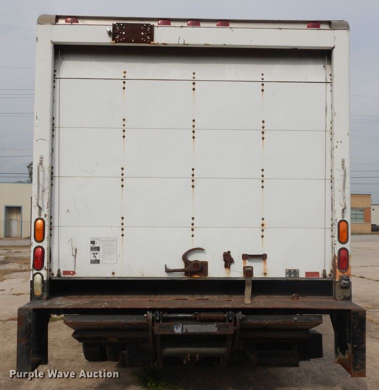 image for item KU9111 2000 GMC Savana G3500  box truck