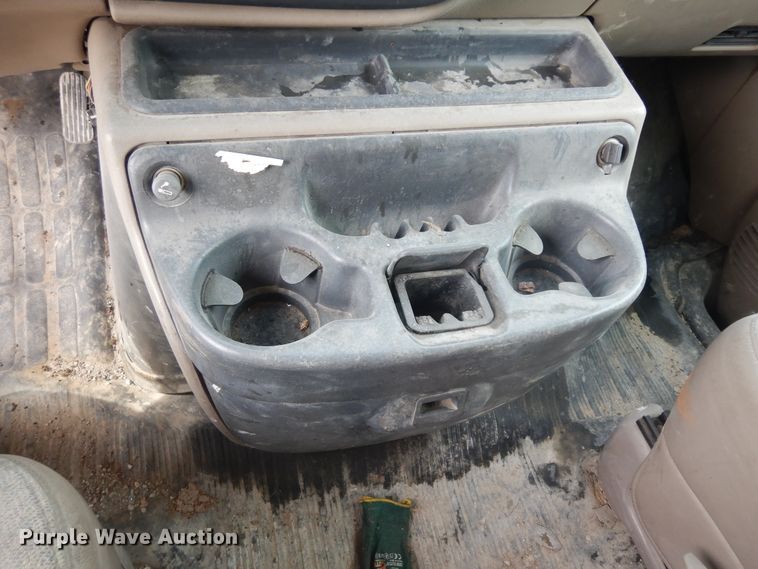 image for item KU9111 2000 GMC Savana G3500  box truck