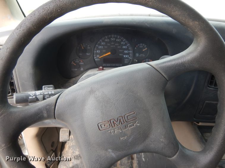 image for item KU9111 2000 GMC Savana G3500  box truck