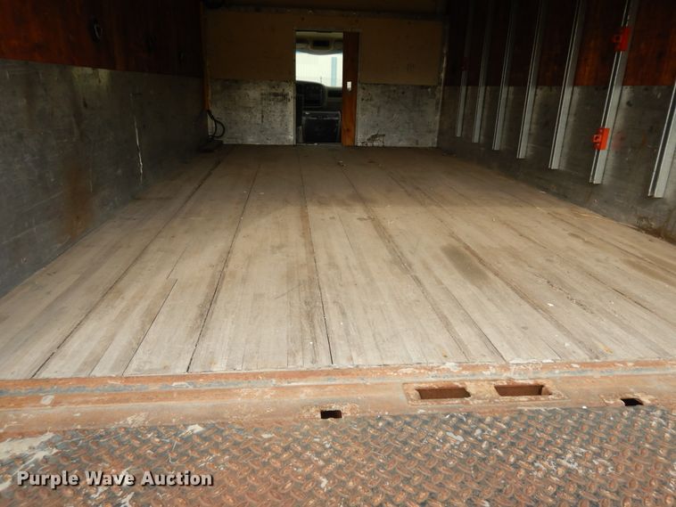 image for item KU9111 2000 GMC Savana G3500  box truck