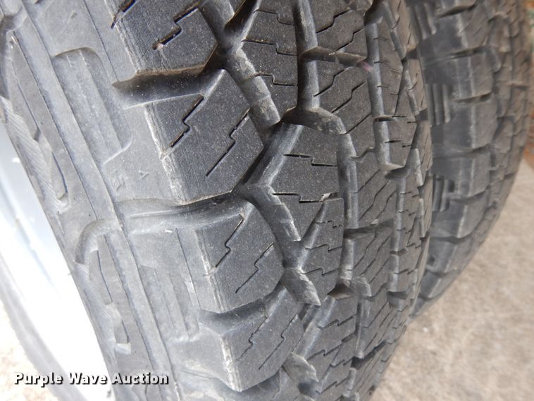 image for item KU9111 2000 GMC Savana G3500  box truck