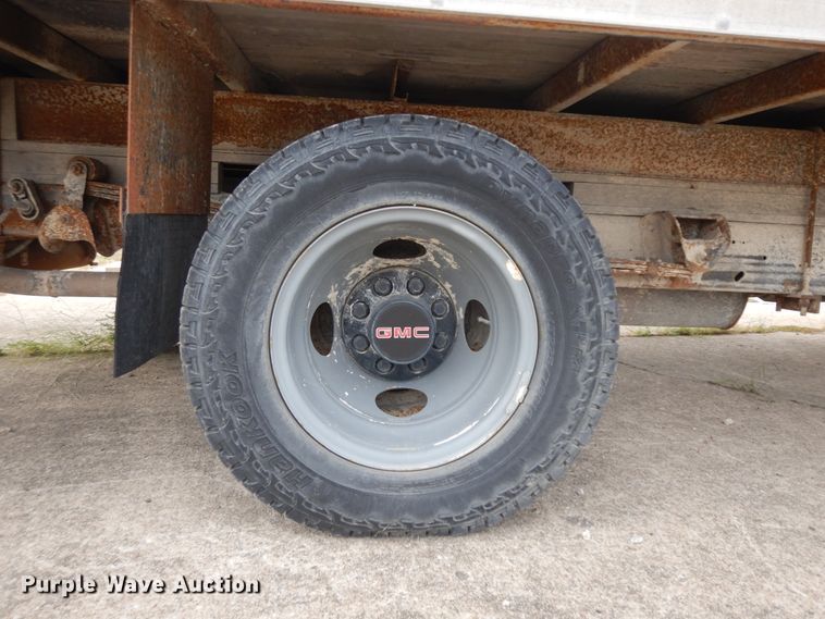 image for item KU9111 2000 GMC Savana G3500  box truck