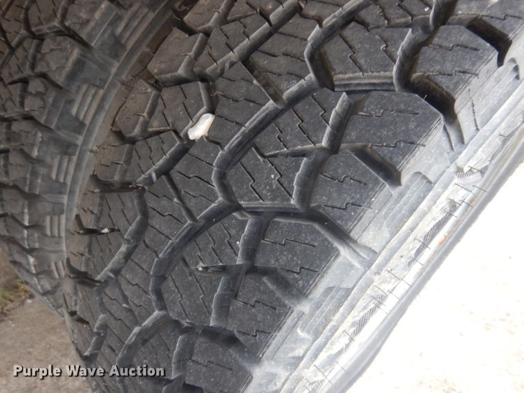 image for item KU9111 2000 GMC Savana G3500  box truck