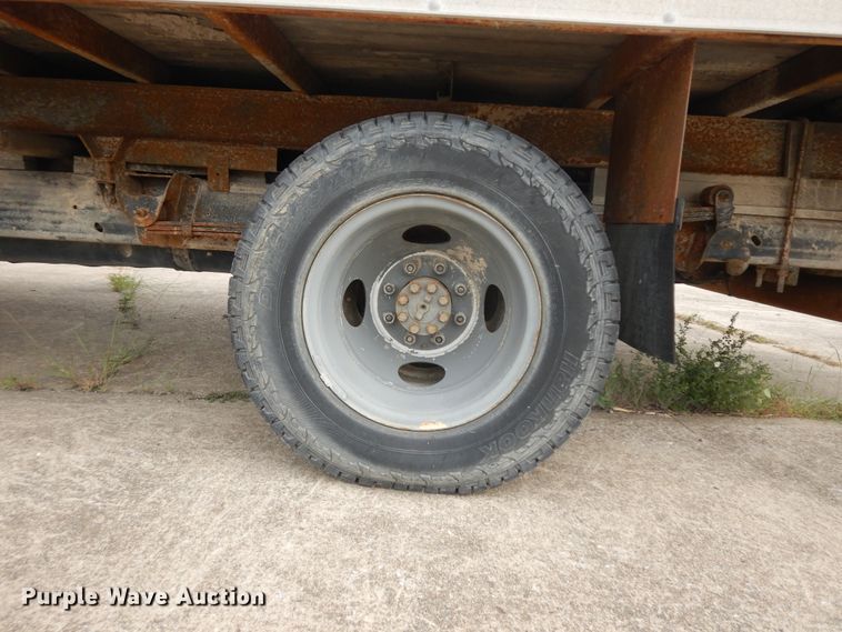 image for item KU9111 2000 GMC Savana G3500  box truck