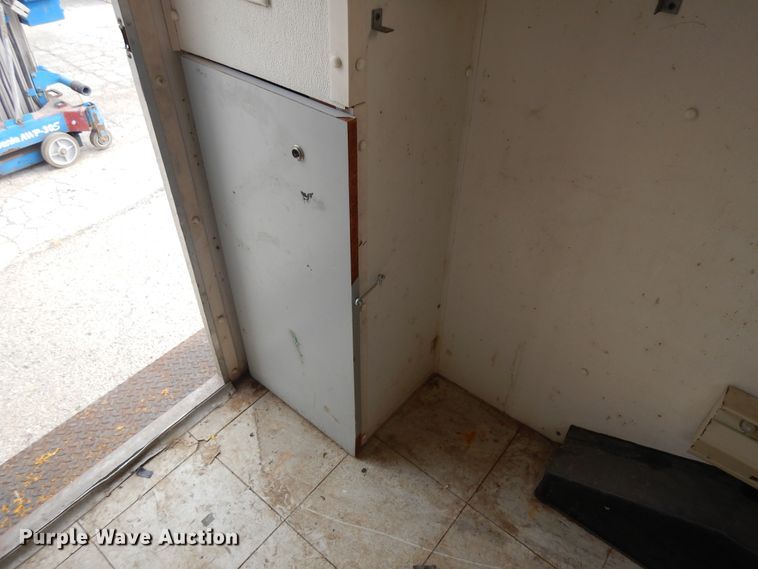 image for item KU9115 1999 Fiber  enclosed cargo trailer