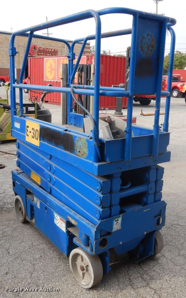 image for item KU9120 Up Right 65700-000  scissor lift