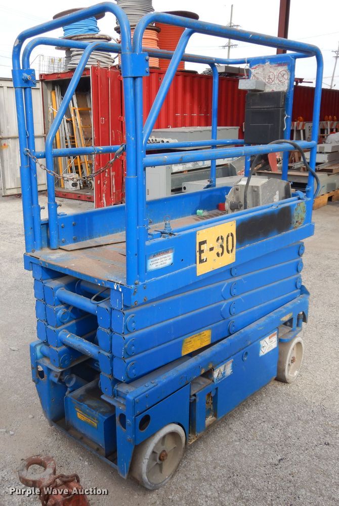 image for item KU9120 Up Right 65700-000  scissor lift