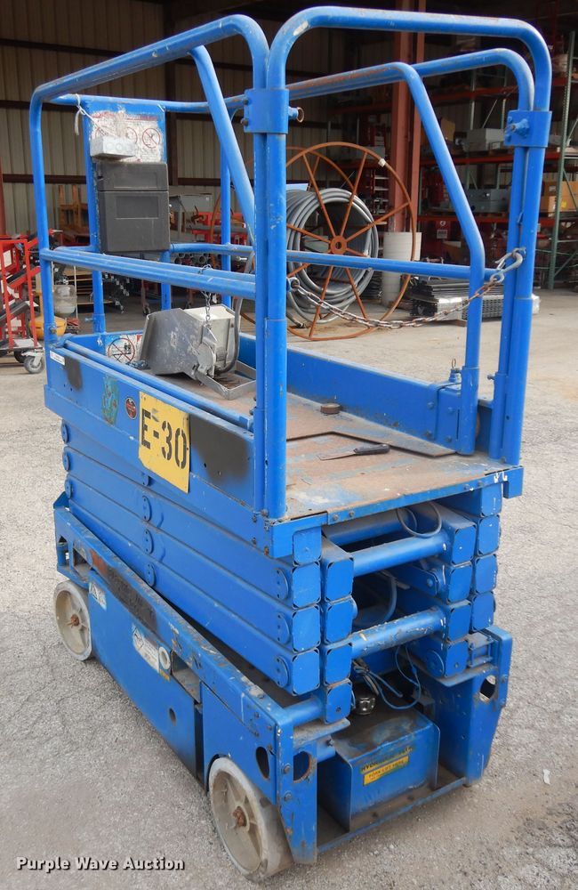 image for item KU9120 Up Right 65700-000  scissor lift