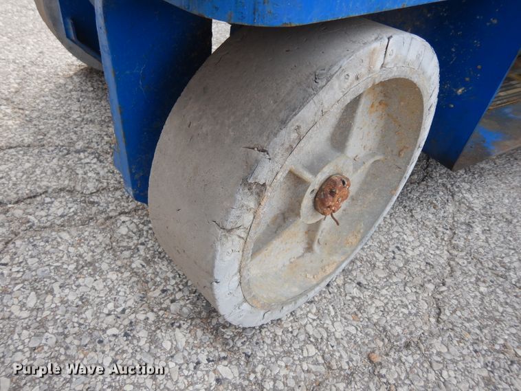 image for item KU9120 Up Right 65700-000  scissor lift