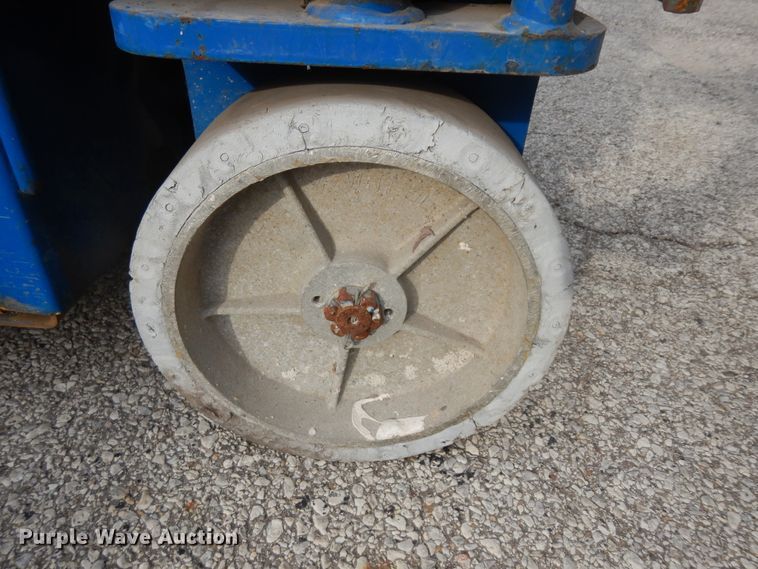 image for item KU9120 Up Right 65700-000  scissor lift