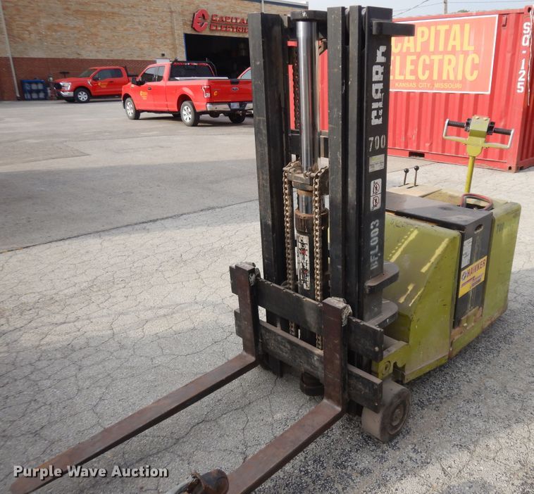 image for item KU9121 (3) forklifts