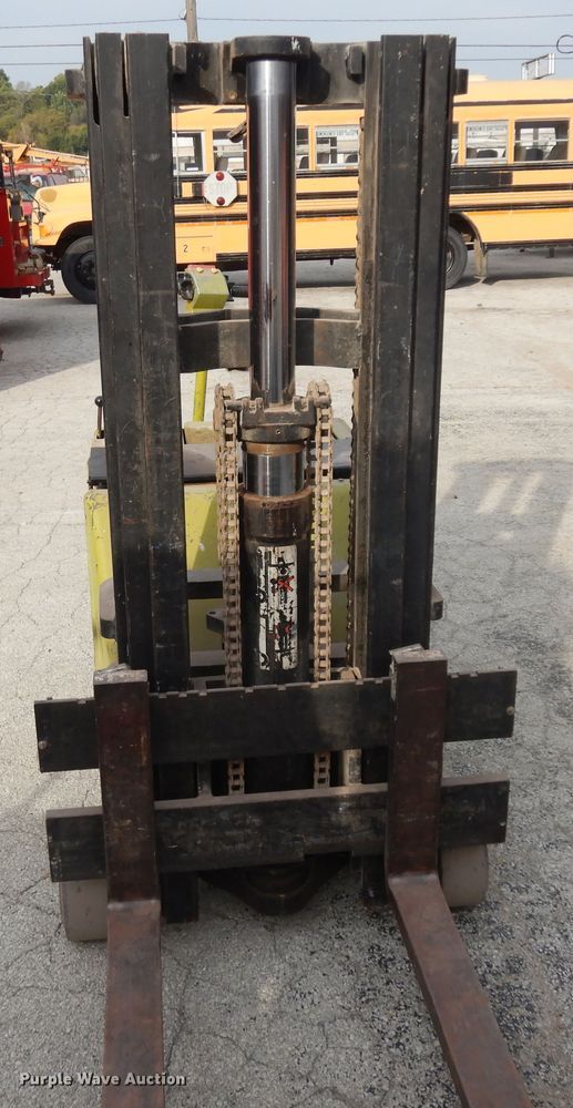 image for item KU9121 (3) forklifts
