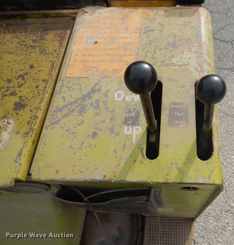 image for item KU9121 (3) forklifts