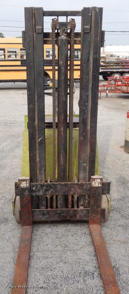 image for item KU9121 (3) forklifts