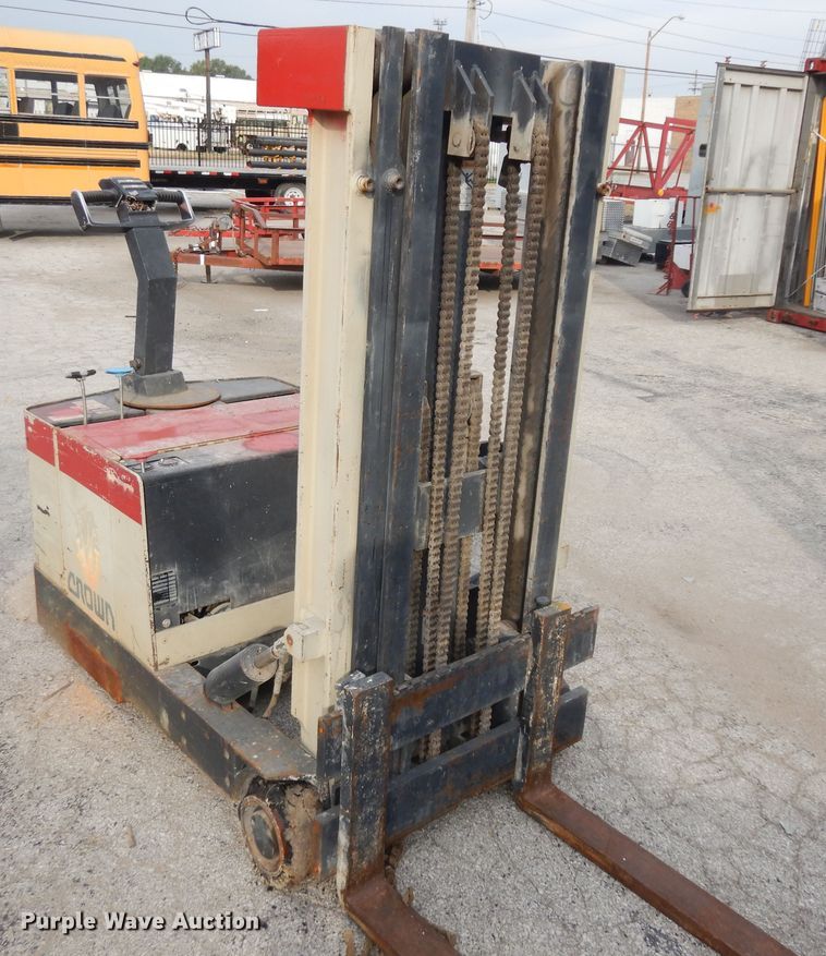 image for item KU9121 (3) forklifts