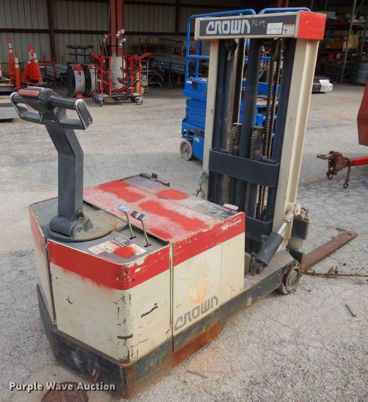 image for item KU9121 (3) forklifts