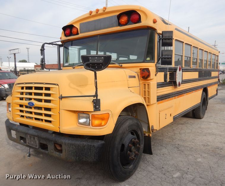 image for item KU9123 1995 Ford B800  bus