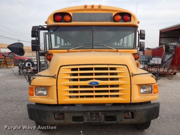 image for item KU9123 1995 Ford B800  bus