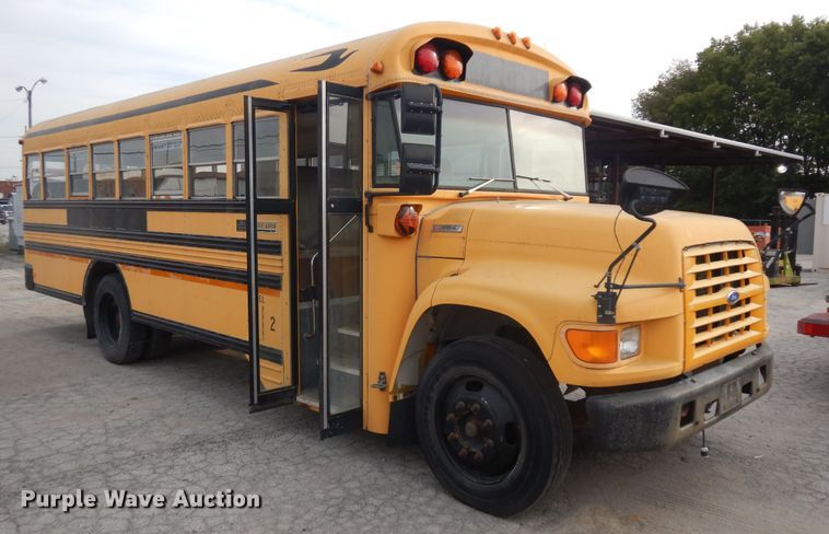 image for item KU9123 1995 Ford B800  bus