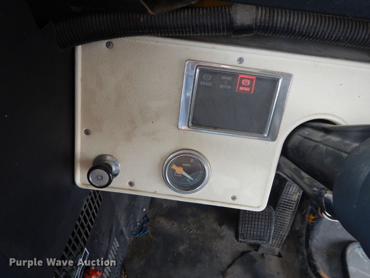 image for item KU9123 1995 Ford B800  bus