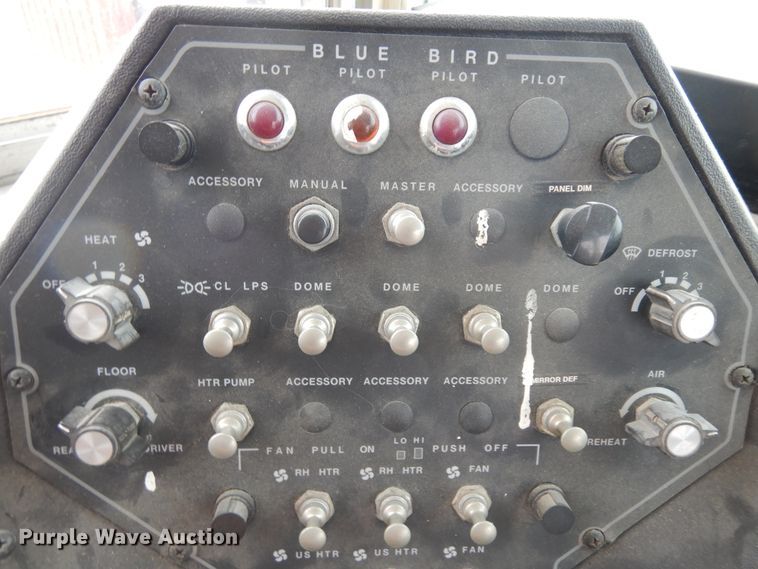 image for item KU9123 1995 Ford B800  bus