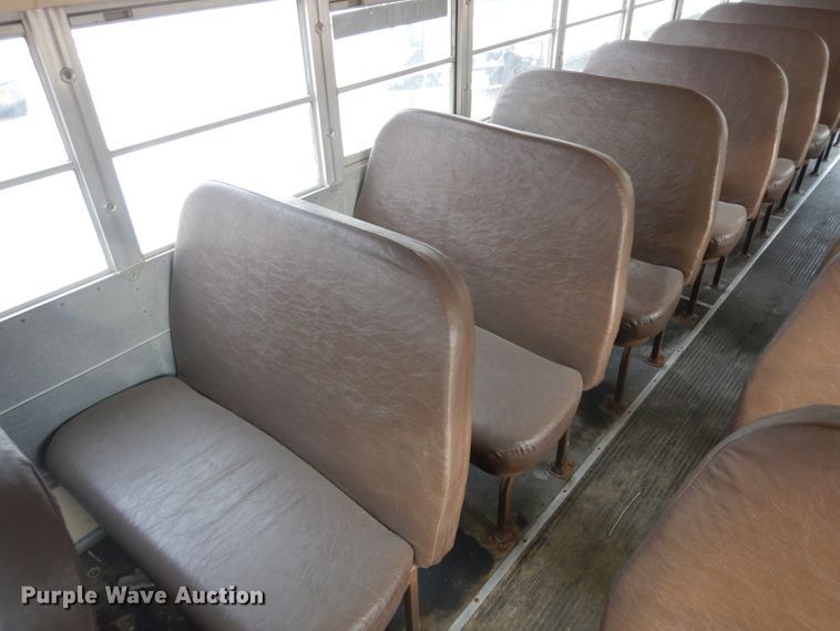 image for item KU9123 1995 Ford B800  bus