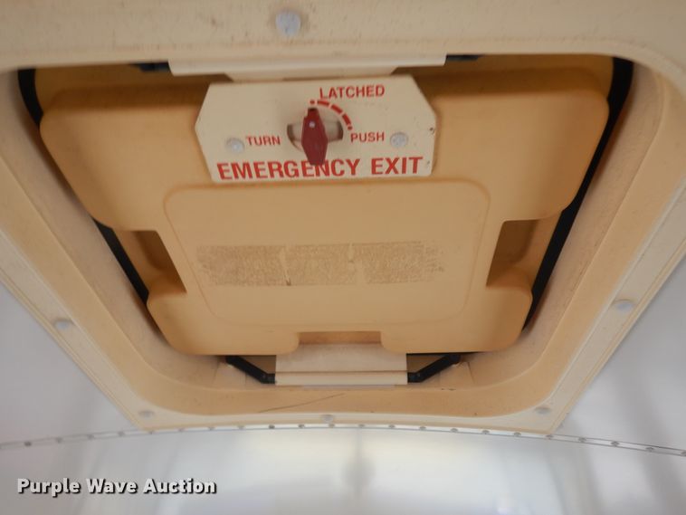 image for item KU9123 1995 Ford B800  bus